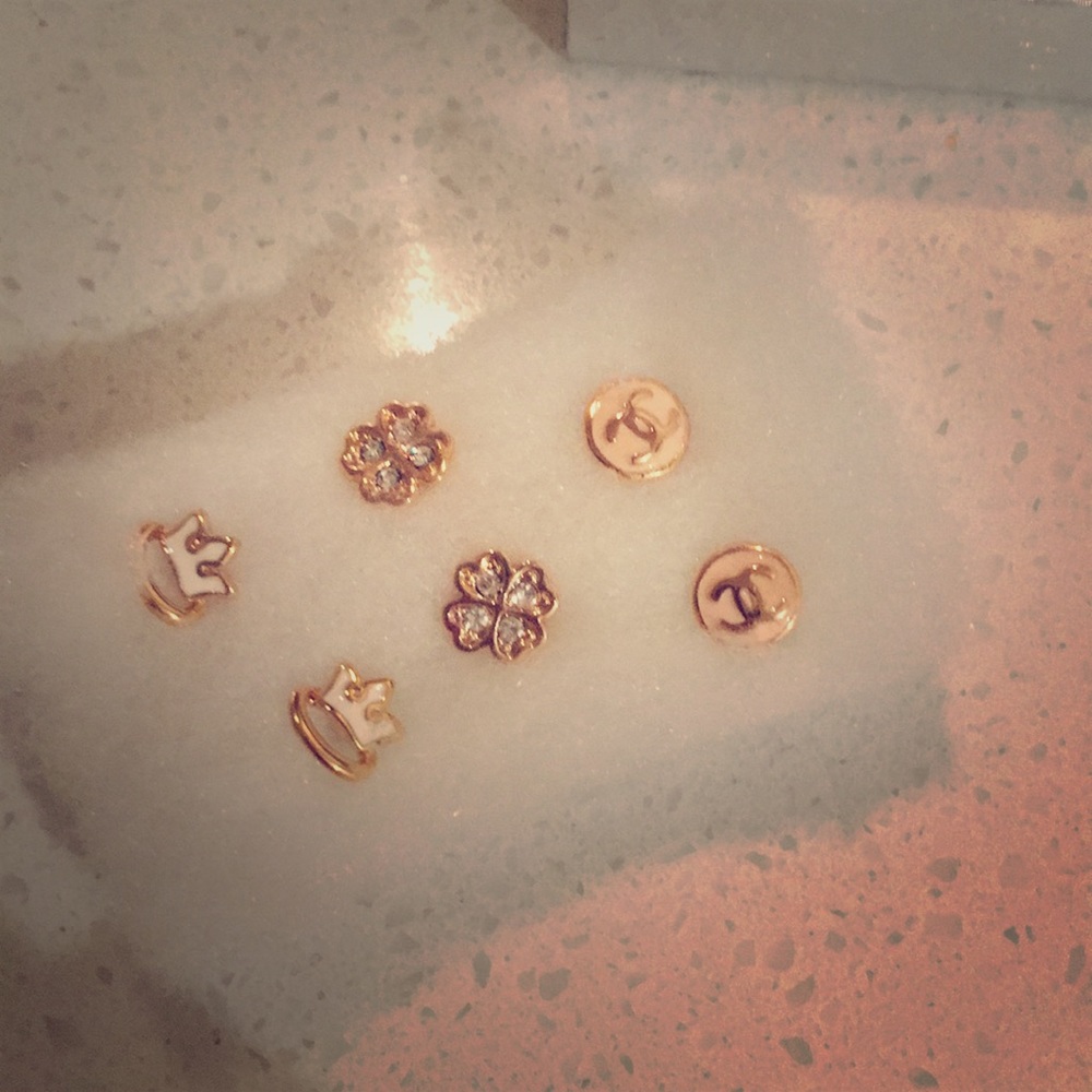 Fashion stud earrings!